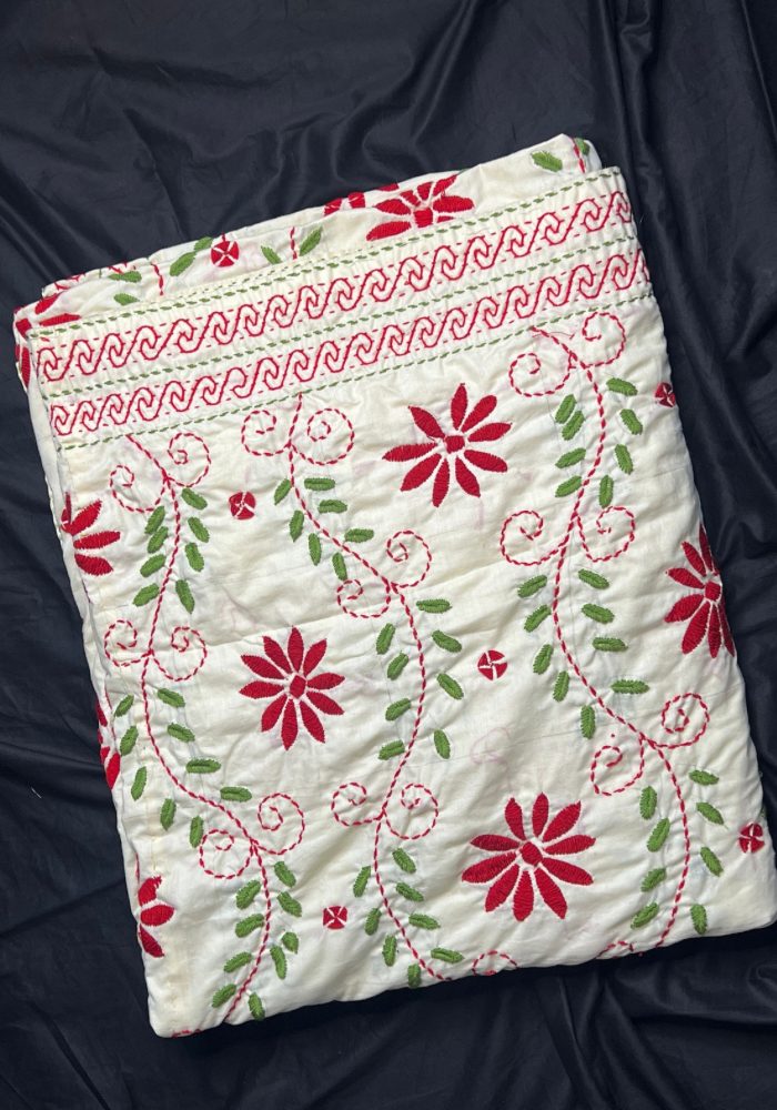 Suisuta Handmade ফুলেল নকশী বেডিং সেট | সম্পূর্ণ হাতের কাজ – SB 2-001 - Image 2